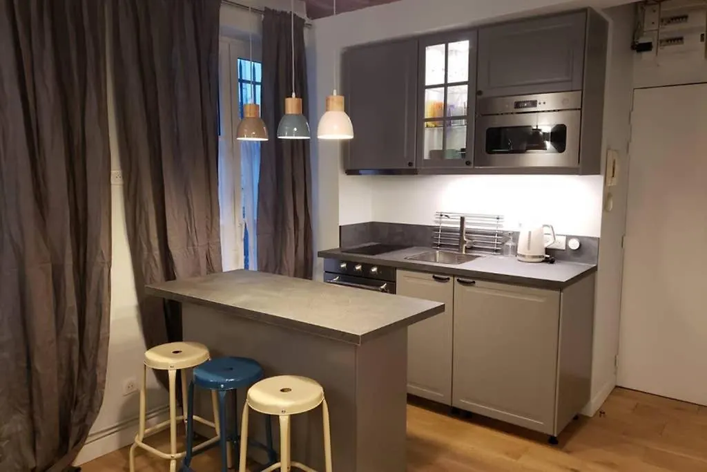 Appartement CHARMING Saint GERMAIN ODEON LUXEMBOURG à Paris