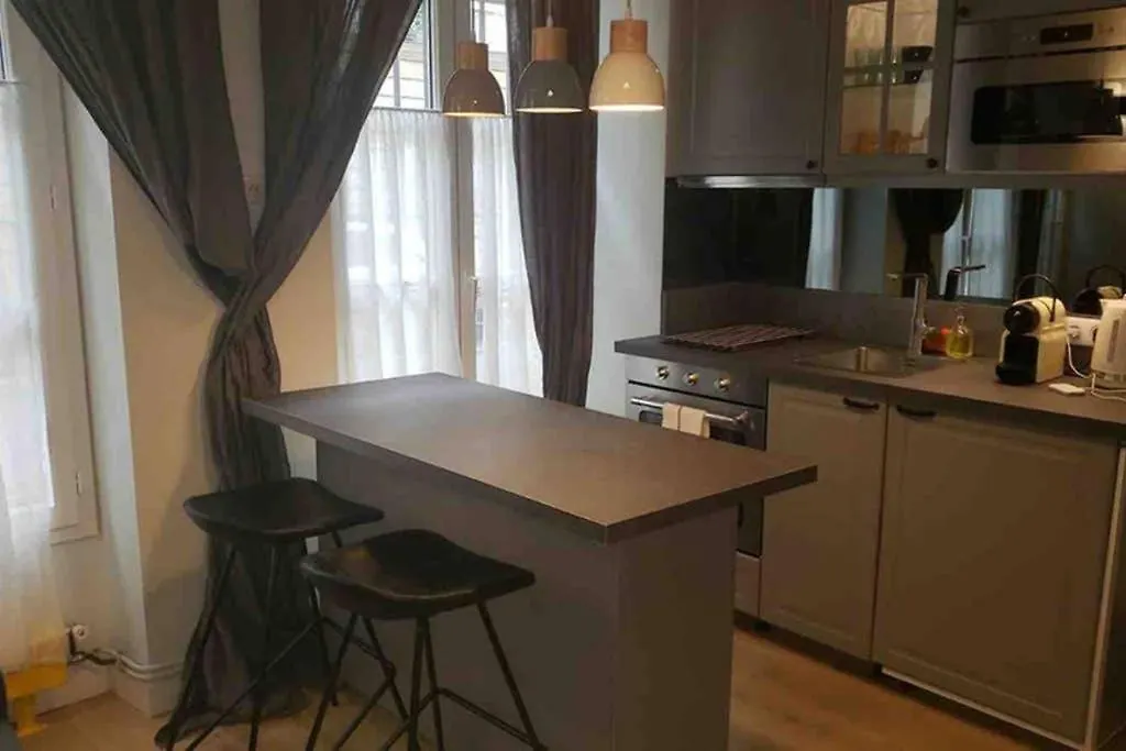 Appartement CHARMING Saint GERMAIN ODEON LUXEMBOURG à Paris France