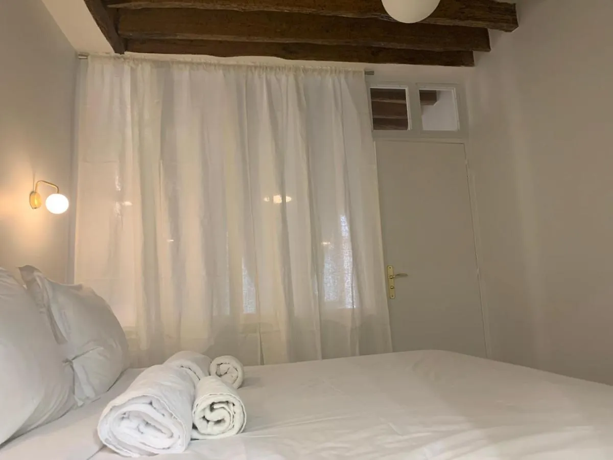 Appartement CHARMING Saint GERMAIN ODEON LUXEMBOURG à Paris